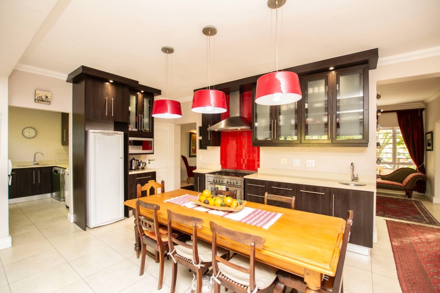 4 Bedroom Property for Sale in Uniepark Western Cape